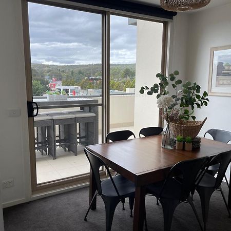 Appartamento Qbn Cracker: 2Br, 2Ba, 2 Secure B/ Ment Car Parks Queanbeyan Esterno foto