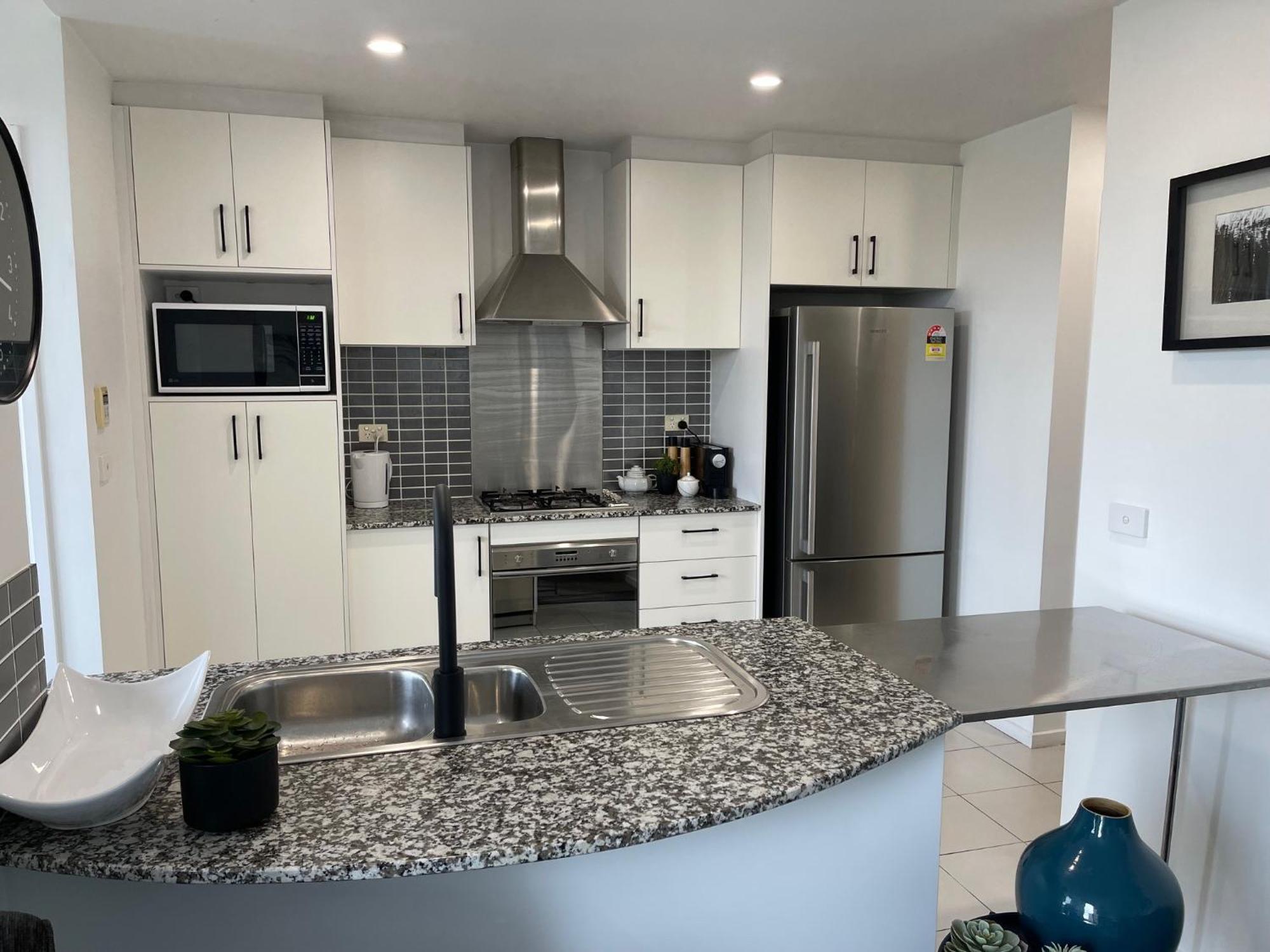 Appartamento Qbn Cracker: 2Br, 2Ba, 2 Secure B/ Ment Car Parks Queanbeyan Esterno foto