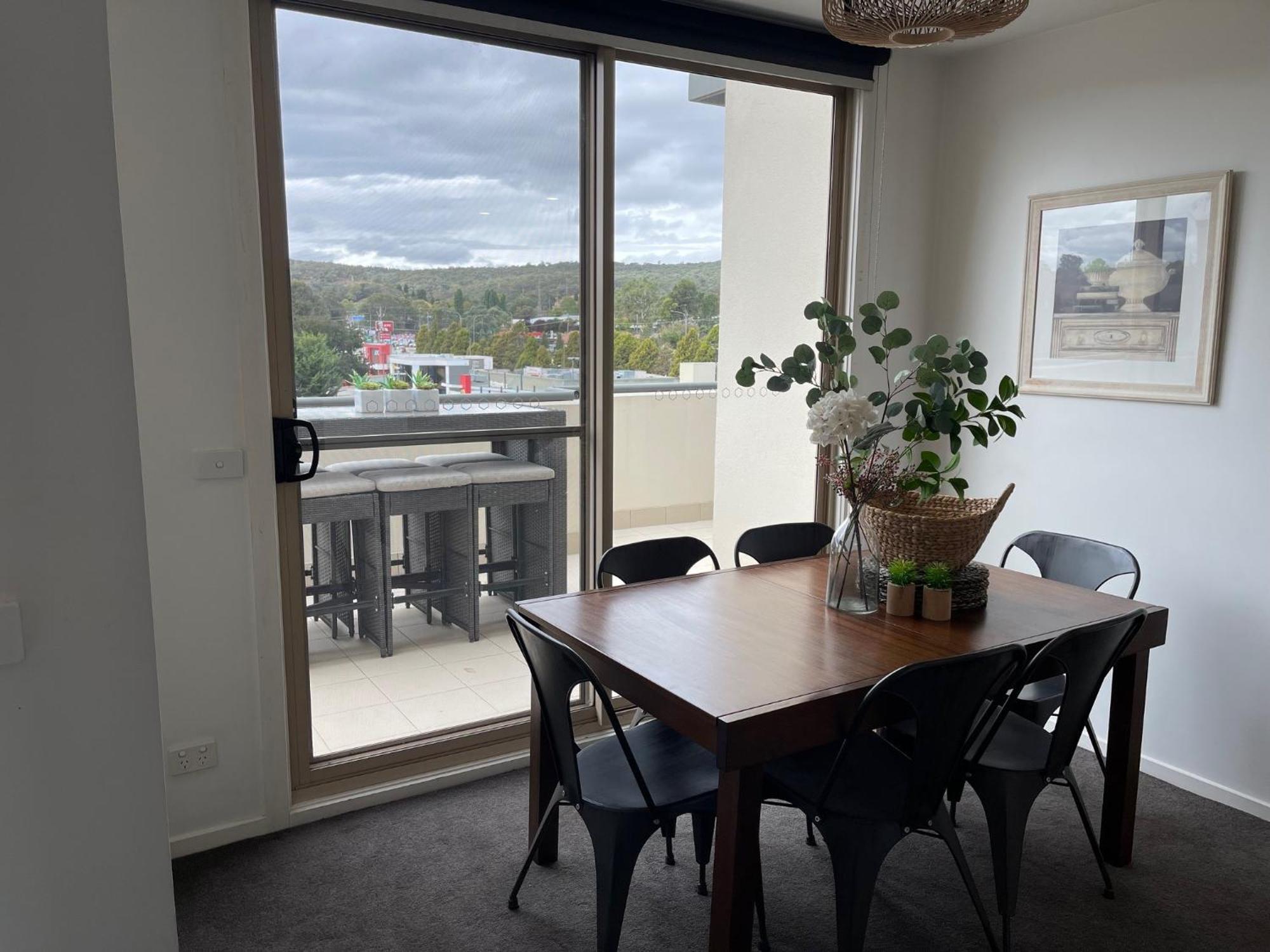 Appartamento Qbn Cracker: 2Br, 2Ba, 2 Secure B/ Ment Car Parks Queanbeyan Esterno foto
